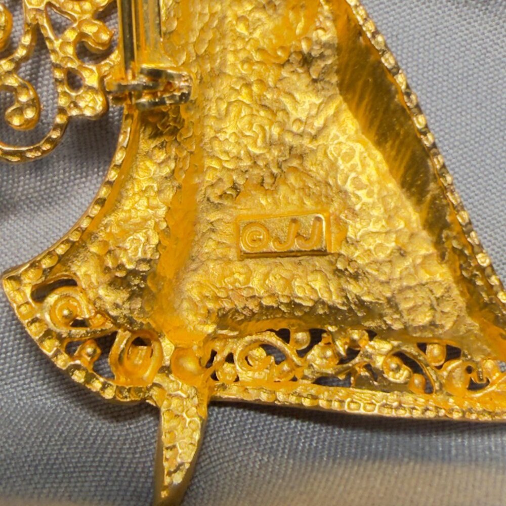 Angel Brooch JJ Gold Tone Rhinestone Filigree Wing Figural Pin 3.75” - Picture 4 of 9